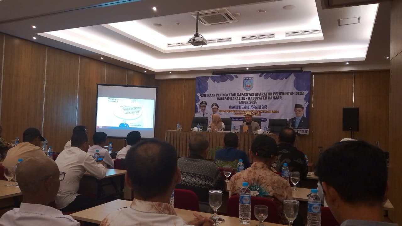 Pambakal Mangkalawat Hadiri Pembinaan Peningkatan Kapasitas Aparatur Pemerintah Desa